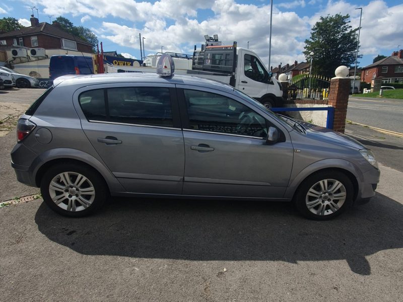 VAUXHALL ASTRA 1.8 AUTOMATIC