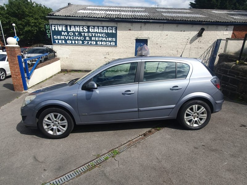 VAUXHALL ASTRA 1.8 AUTOMATIC