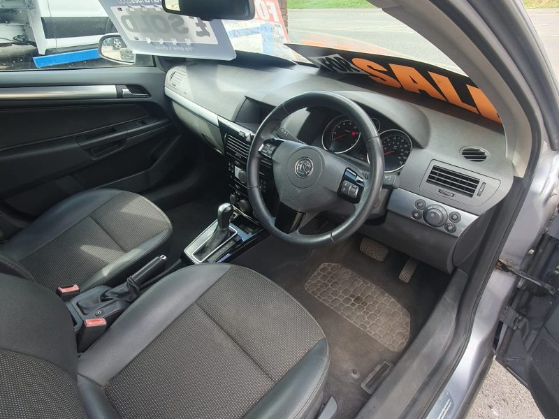 VAUXHALL ASTRA 1.8 AUTOMATIC