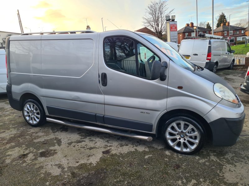 RENAULT TRAFIC FULL CAMPER CONVERSION